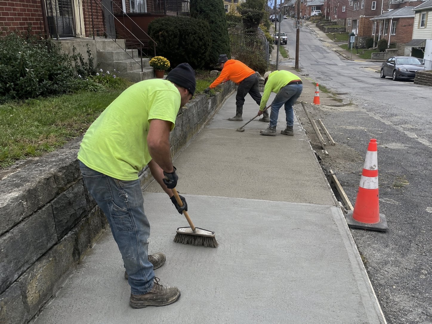 Shadyside concrete driveway hero